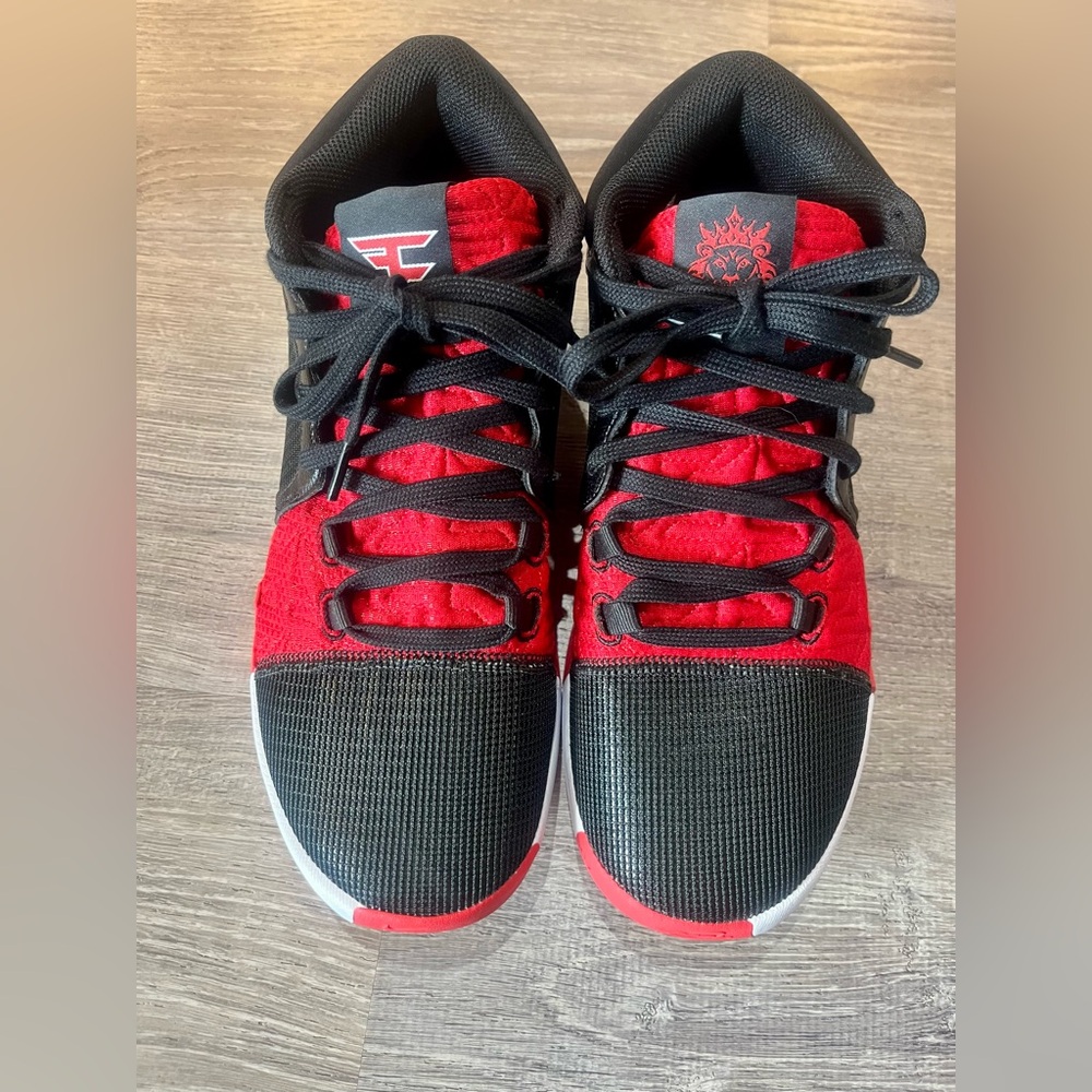Nike LeBron Witness 8 Basketball Shoes (NWOT)